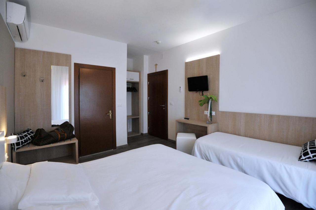 Hotel Etna Caorle Ngoại thất bức ảnh